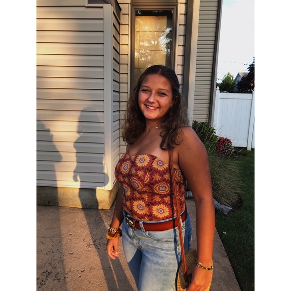 Meet your Posher, Olivia - Picture 6 of 7